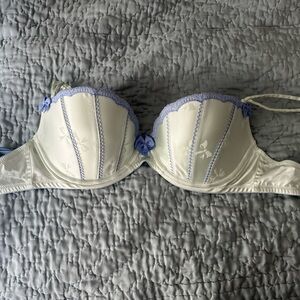 Victorias secret bra 34D